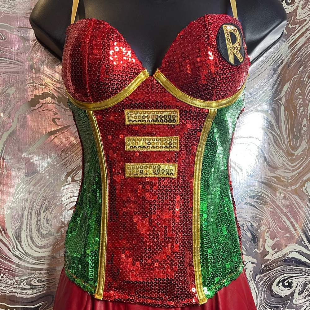 Sexy robin costume!